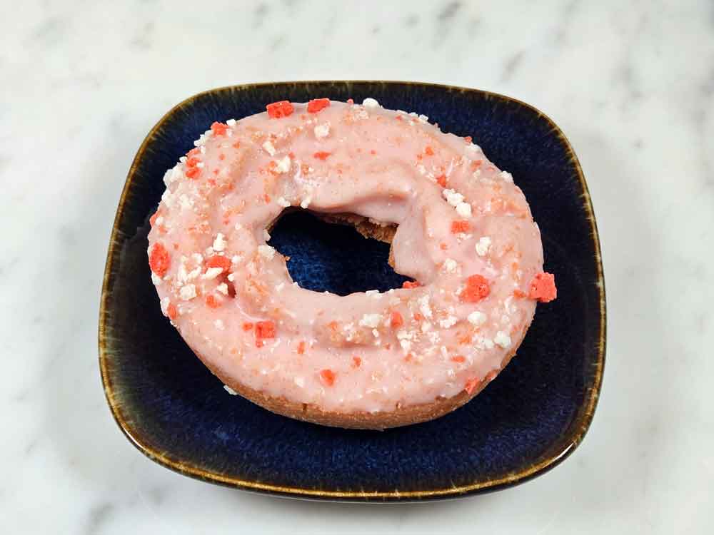 いちごのドーナッツ