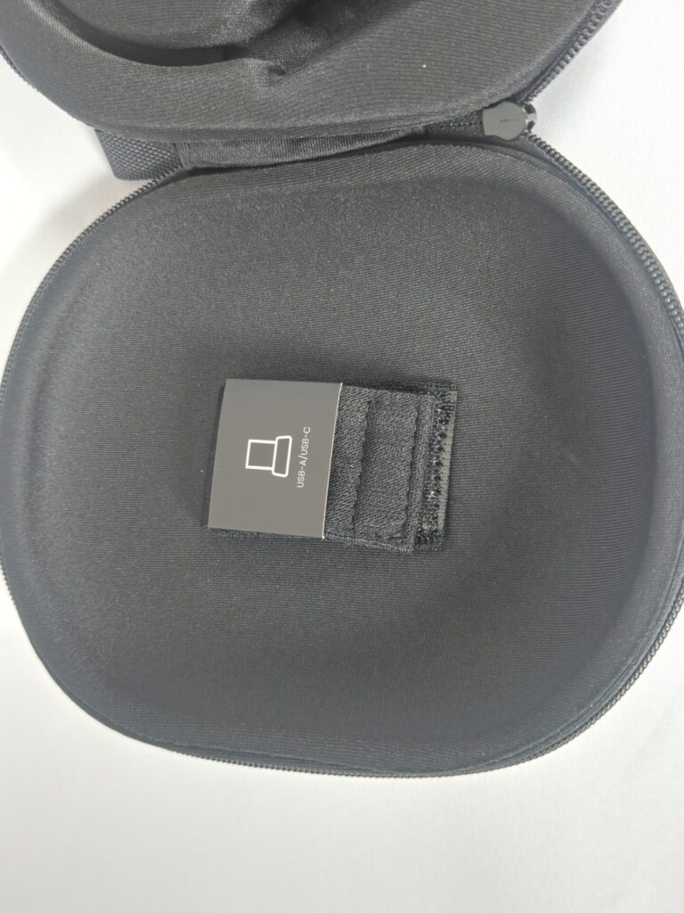 ケース内USB収納部