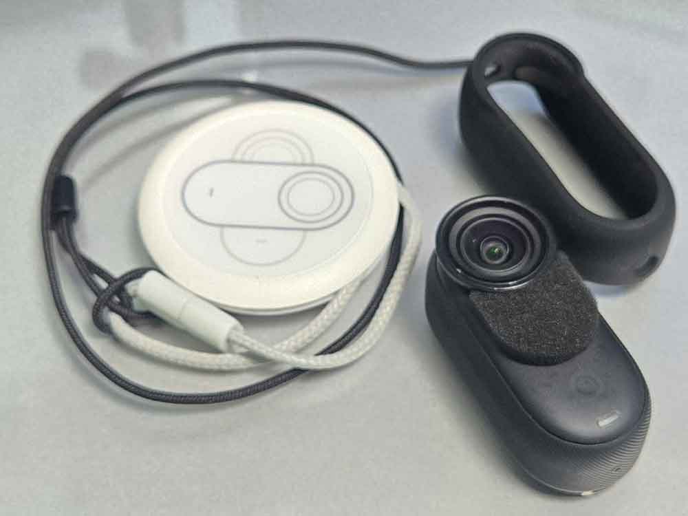 磁気ペンダント安全コードとGO3S用シリコンケース